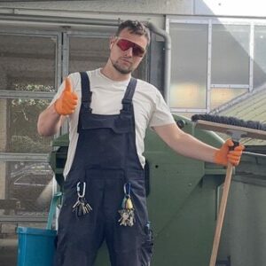 Mehr über den Artikel erfahren Space Janitor Announcement